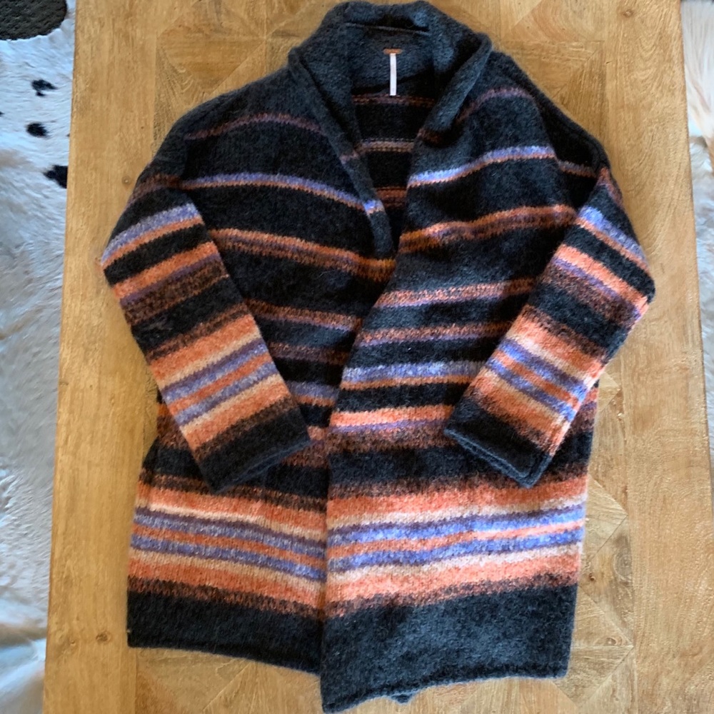 Free People Oversized cardigan sweater. Size: XS